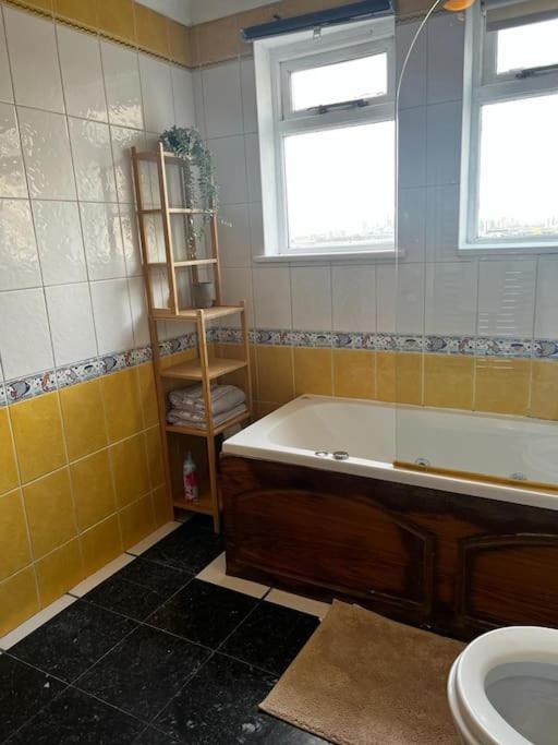 Quirky Studio Flat Selfcontained Londres Extérieur photo